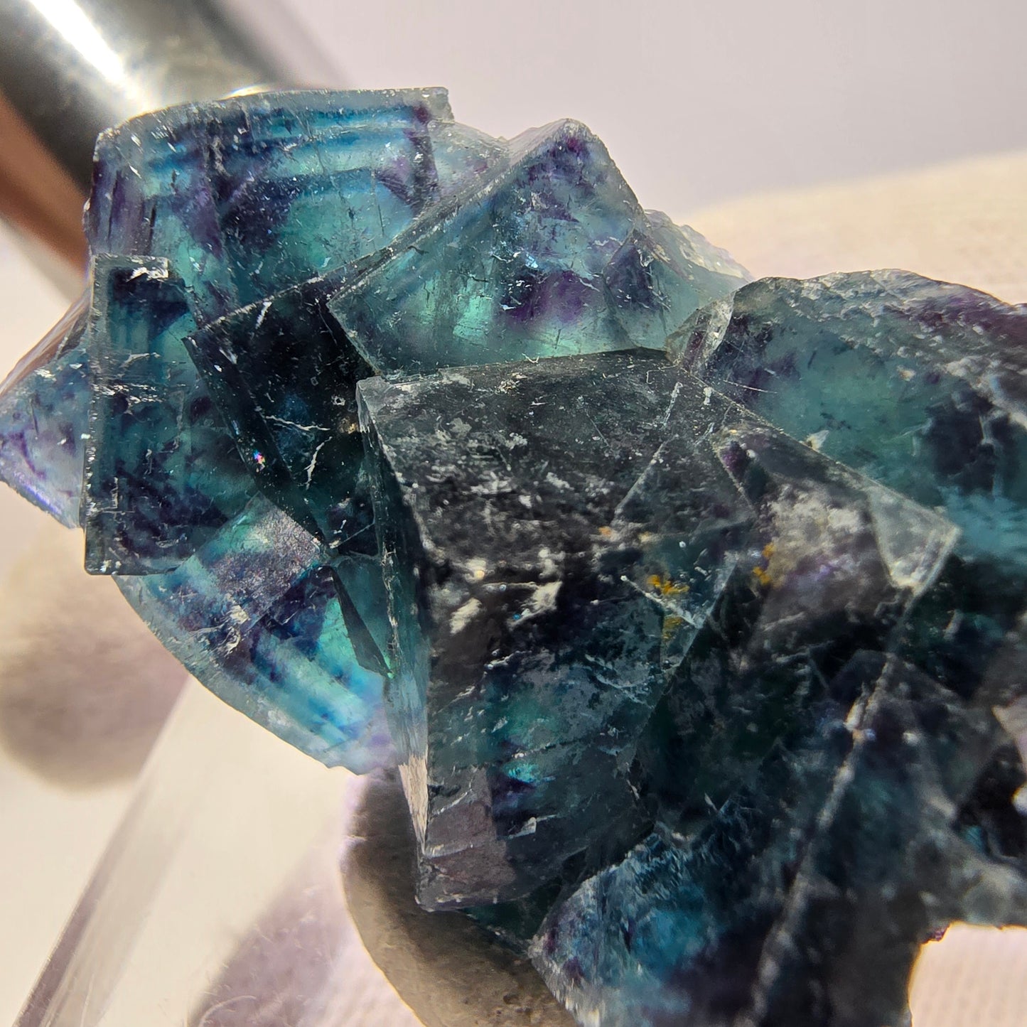 Spécimen de cube de fluorite fantôme, zonal – Nouvelle découverte ! Okorusu, Namibie, 36 x 27 x 16 mm 