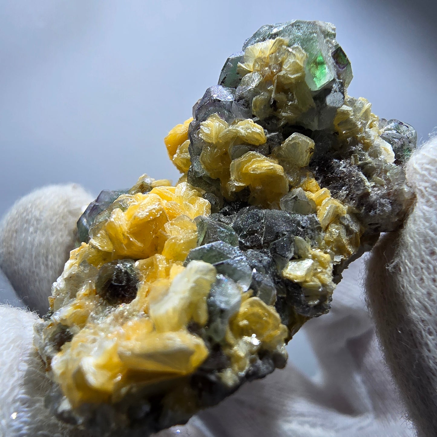 Phantom Fluorite Cube hexagonal, Muscovite specimen Erongo, Namibia 47*37*27mm 
