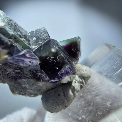 Spécimen de cube de fluorite fantôme coloré, vert violet jaune, Erongo, Namibie 29 x 20 x 14 mm 