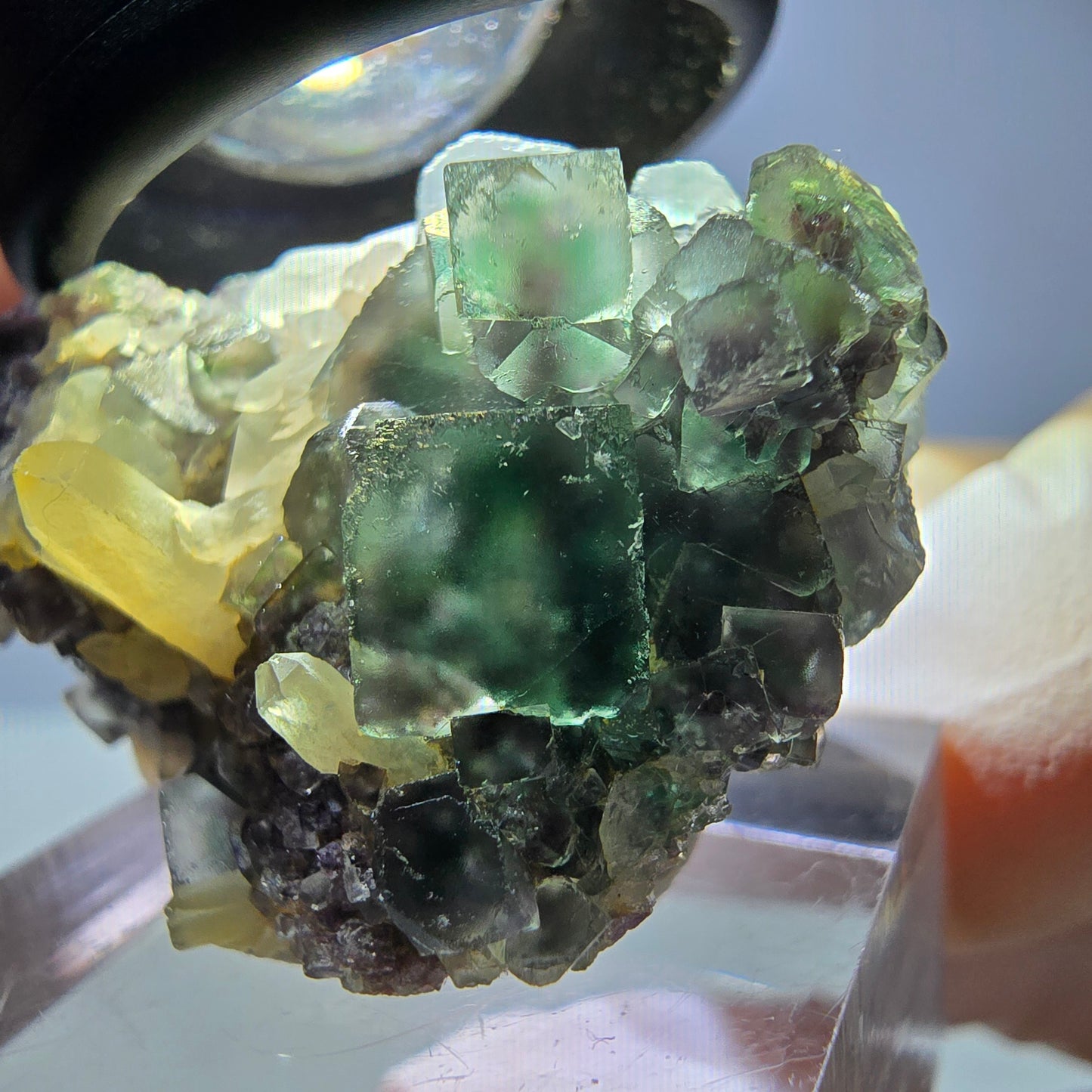 Phantom Fluorit Würfel, parkettiert, Quarz Stufe Okorusu, Namibia 35*25*19mm