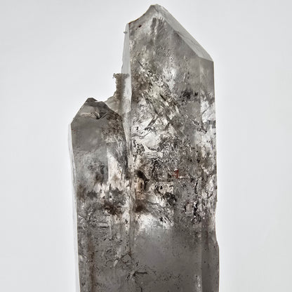 Sceptre de poche Saint-Valentin en hématite fantôme squelette, quartz fumé, Namibie, 114 x 39 x 23 mm 