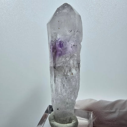 Améthyste fantôme squelette avec hématite, mine Streep, Goboboseb, Namibie, 66 x 16 x 12 mm 