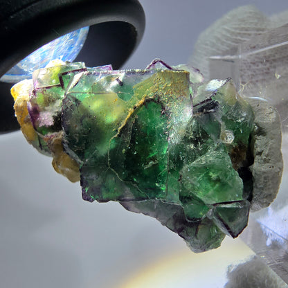 Cube de fluorite fantôme zonal, tourmaline muscovite Schörl hyalite Erongo, Namibie 36 x 21 x 17 mm 