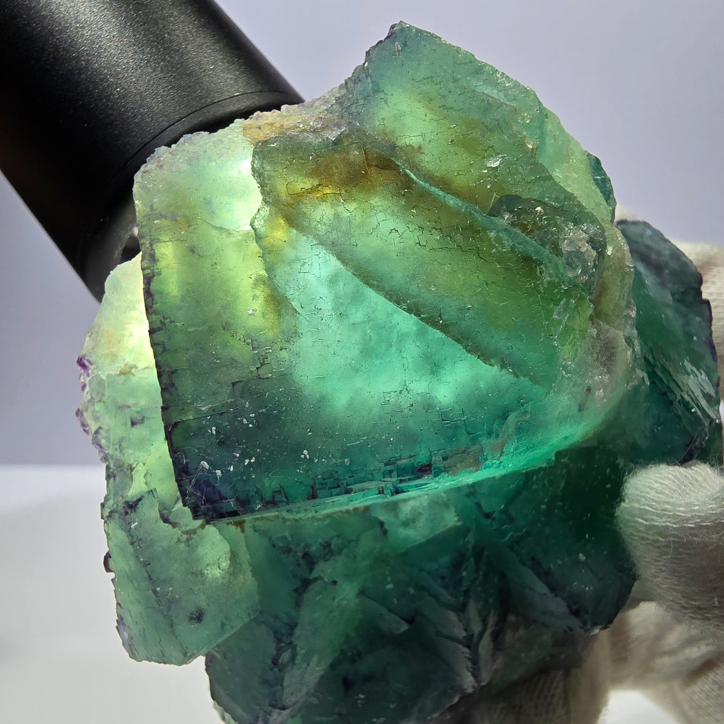 Grand spécimen de cube de fluorite fantôme, parqueté zonal Okorusu Namibie 78*76*33mm 