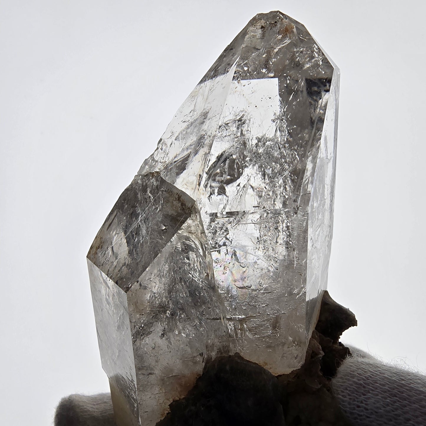 Sceptre squelette en quartz fumé Enhydro, calcite UV Valentine Pocket Goboboseb Namibie 99 x 56 x 45 mm 