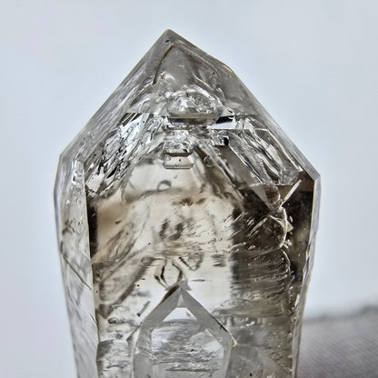 Enhydro Phantom Smoky Quartz Sceptre Tip 1x Bubble Goboboseb, Namibie 43*21*14mm 