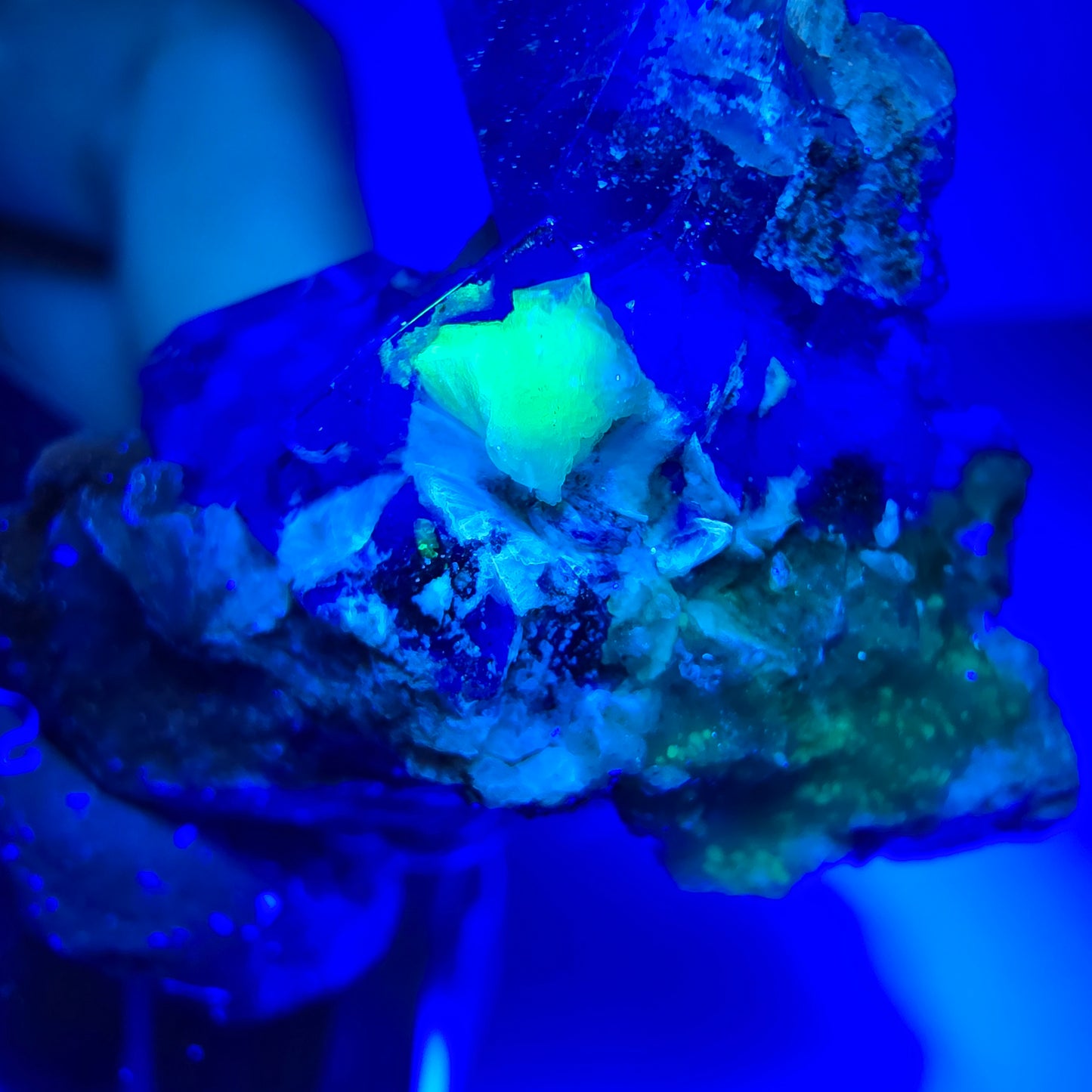 Cube de fluorite fantôme zonal, muscovite, spécimen d'hyalite, Erongo, Namibie, 27 x 30 x 22 mm 