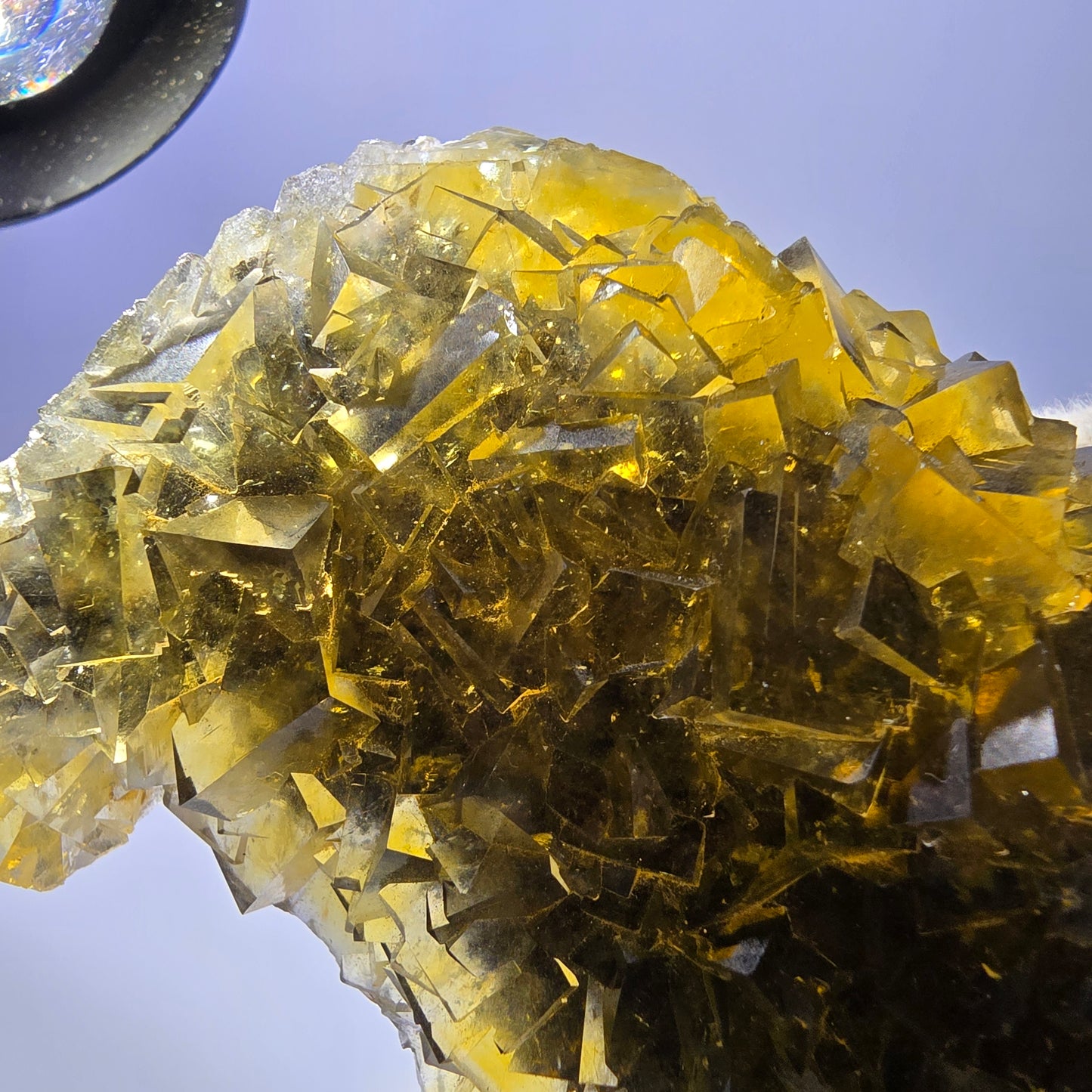 Grand spécimen de cube de fluorite fantôme, poche jaune miel, Okorusu, Namibie, 86 x 64 x 28 mm 