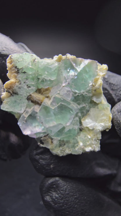 Cubes de fluorite transparents verts avec qualité muscovite, Collection Erongo namibie 29x24x19mm