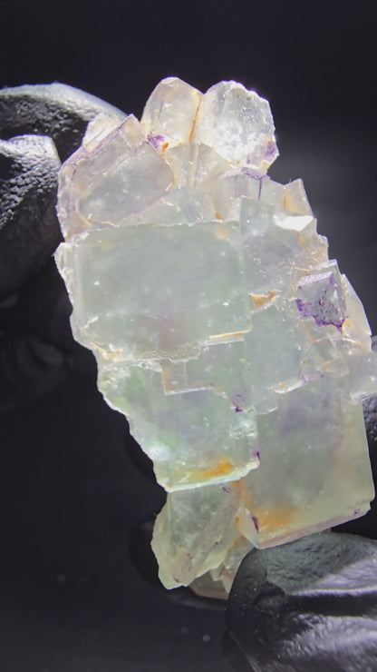 Zonare Phantom Fluorite cube niveau vert violet Okorusu, Namibie 62*27*22mm