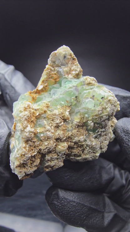 Vert fluorite étagé, étape muscovite Erongo Namibie 40*37*39mm collection