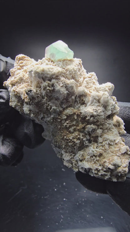 Fluorite Zonare, muscovite Schörl tourmaline étape Erongo namibie 70*38*40mm