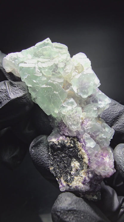 Rare zonar fluorite vert violet Schörl tourmaline spécimen Erongo Namibie 60*41*20mm